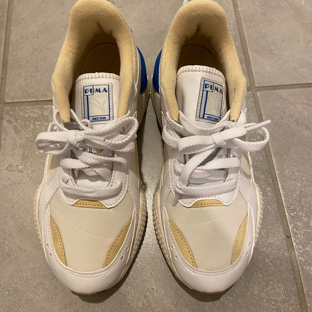 Puma Sneakers